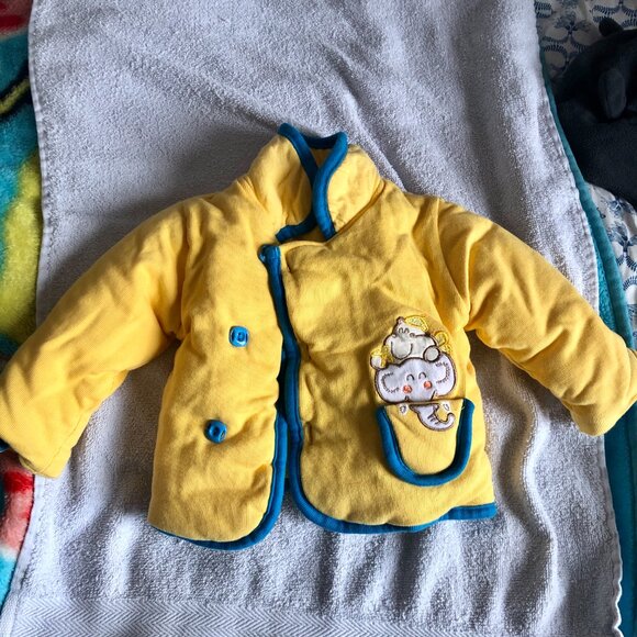 Vintage Lion Mark Yellow Baby Coat (6M) – Adorable Elephant & Banana | Unisex - Picture 2 of 6